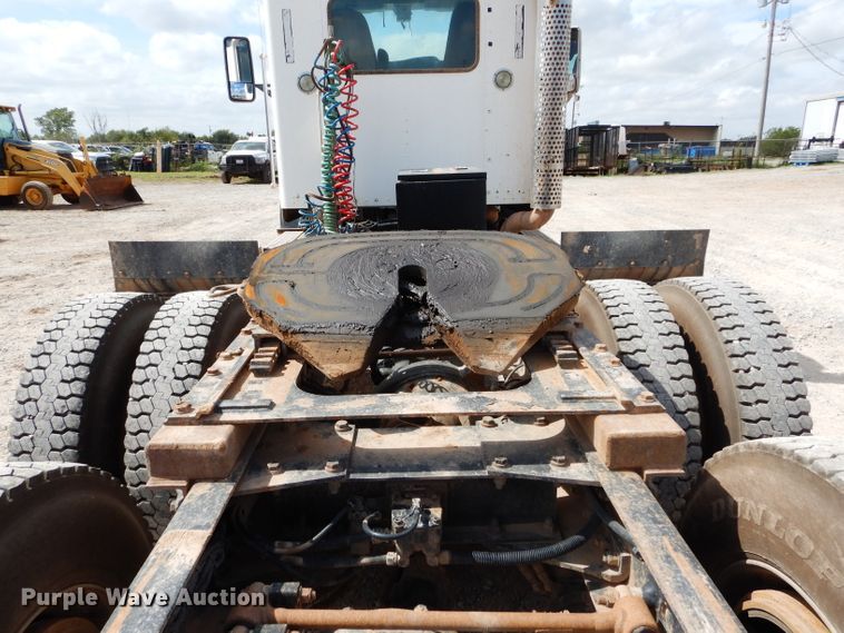 image for item DG4201 2009 Kenworth T800 semi truck