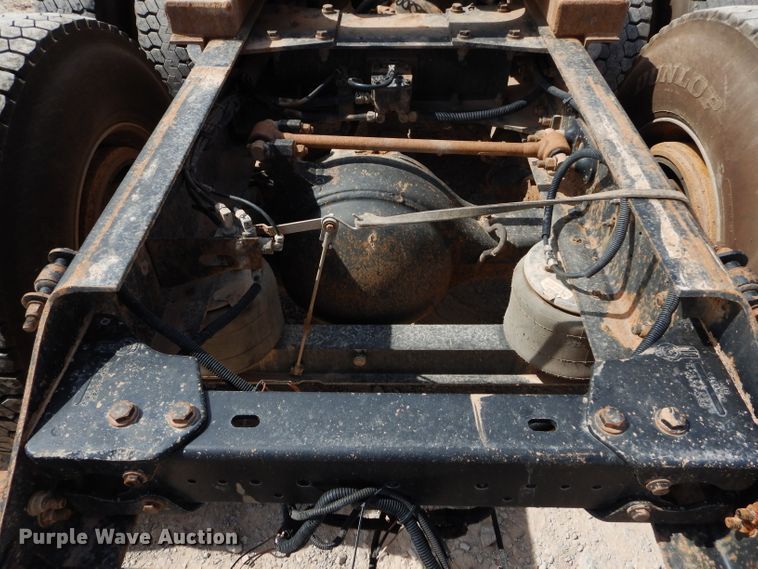 image for item DG4201 2009 Kenworth T800 semi truck