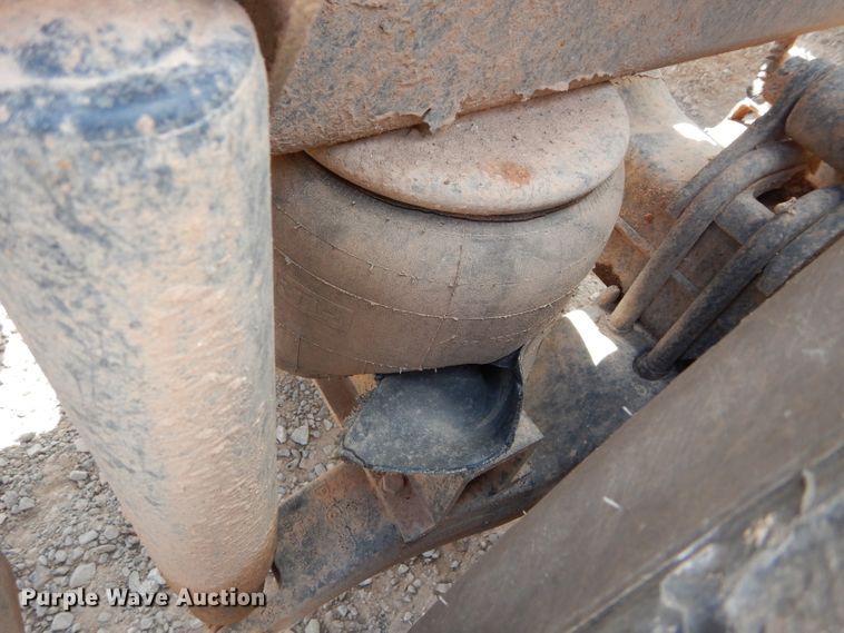 image for item DG4201 2009 Kenworth T800 semi truck