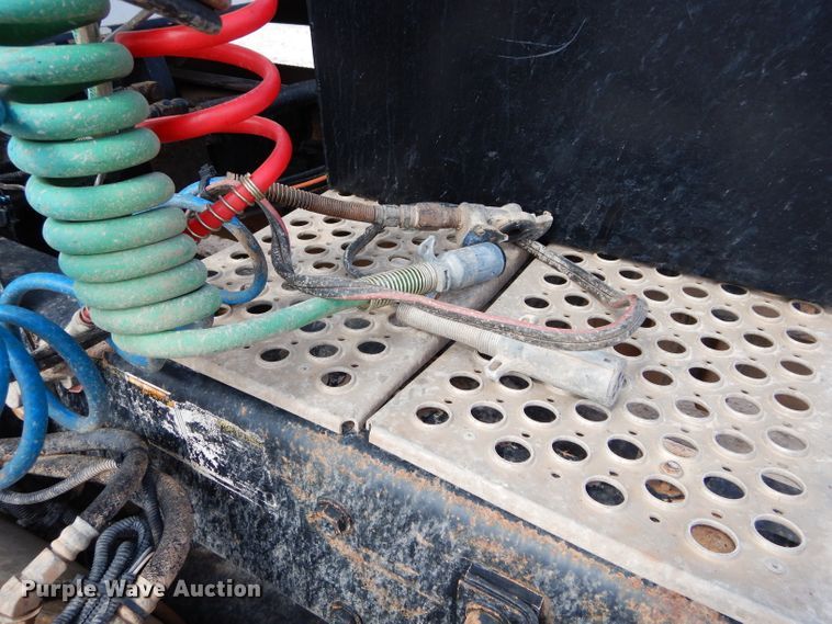 image for item DG4201 2009 Kenworth T800 semi truck