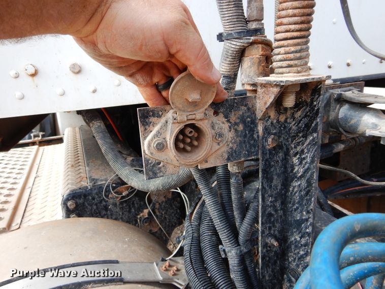 image for item DG4201 2009 Kenworth T800 semi truck