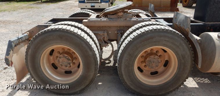 image for item DG4201 2009 Kenworth T800 semi truck