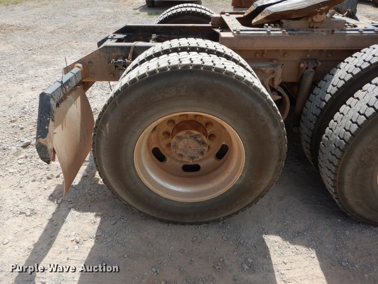 image for item DG4201 2009 Kenworth T800 semi truck