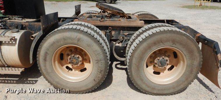 image for item DG4201 2009 Kenworth T800 semi truck