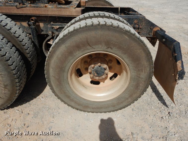 image for item DG4201 2009 Kenworth T800 semi truck