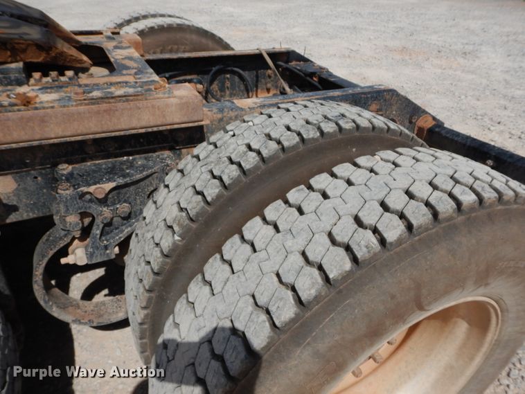 image for item DG4201 2009 Kenworth T800 semi truck