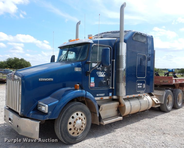 image for item DG4202 2007 Kenworth T800 semi truck