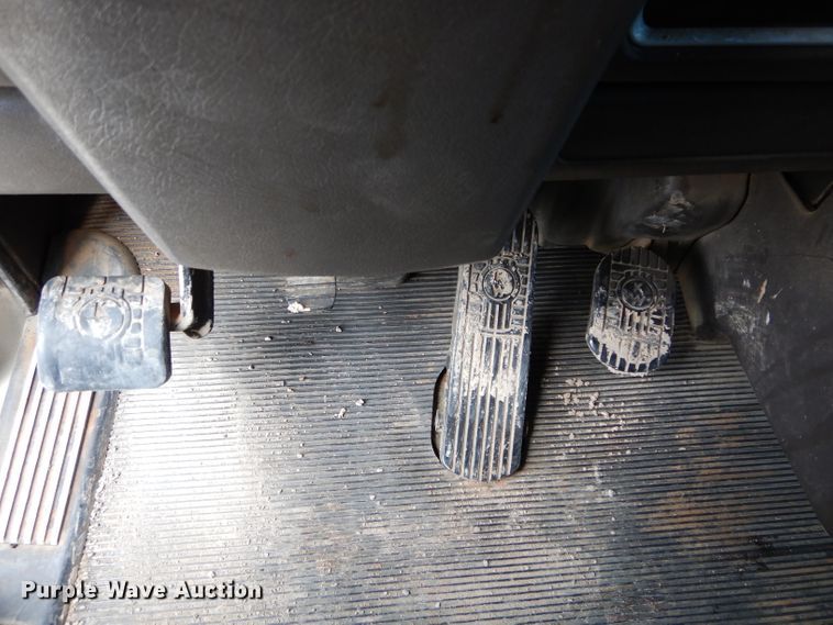 image for item DG4202 2007 Kenworth T800 semi truck