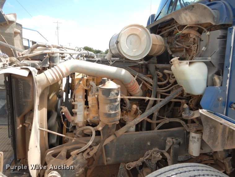 image for item DG4202 2007 Kenworth T800 semi truck