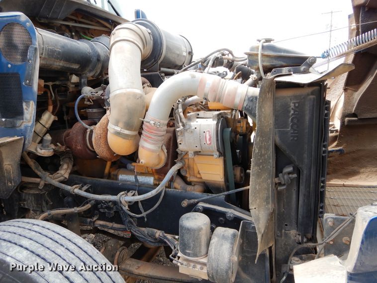 image for item DG4202 2007 Kenworth T800 semi truck