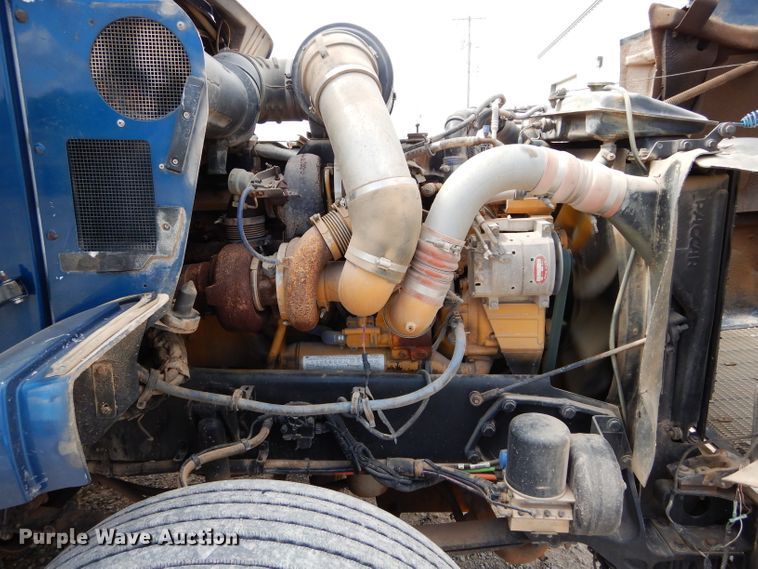 image for item DG4202 2007 Kenworth T800 semi truck