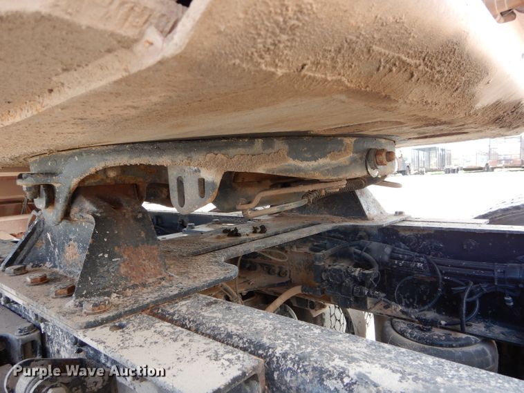 image for item DG4202 2007 Kenworth T800 semi truck