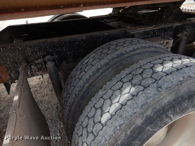 image for item DG4202 2007 Kenworth T800 semi truck