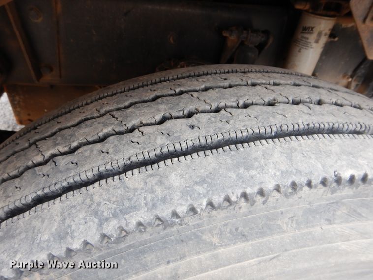 image for item DG4202 2007 Kenworth T800 semi truck