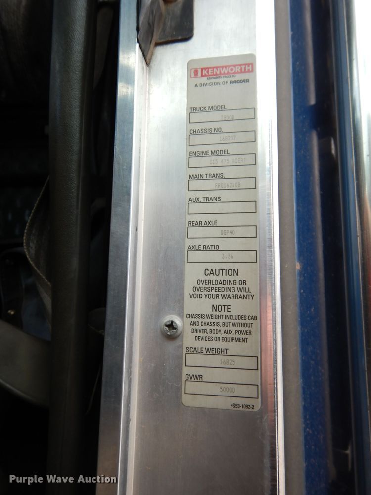 image for item DG4202 2007 Kenworth T800 semi truck