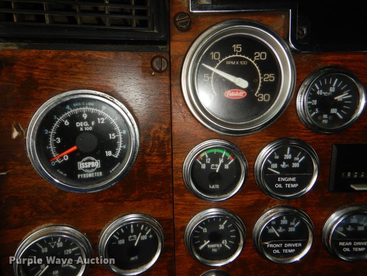 image for item DG4846 1998 Peterbilt 379 semi truck