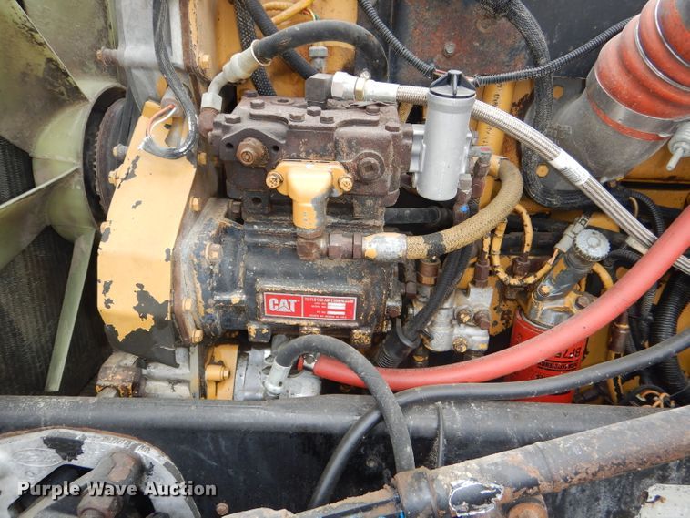 image for item DG4846 1998 Peterbilt 379 semi truck