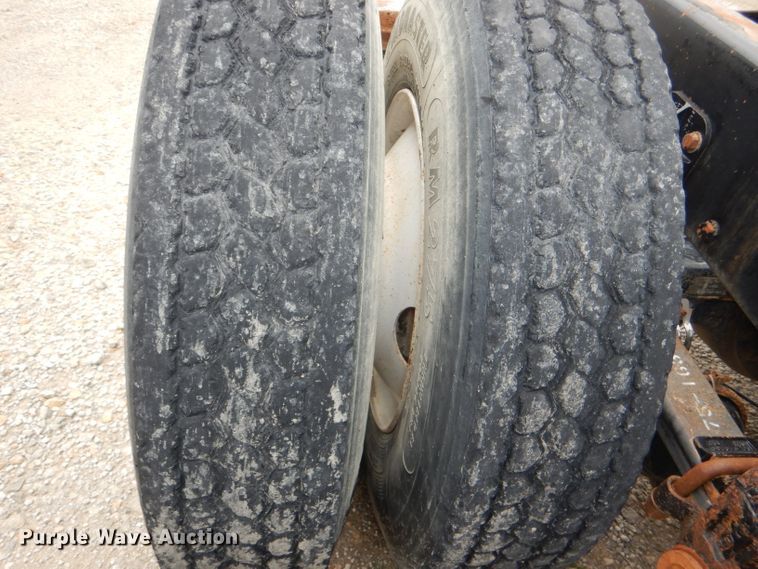 image for item DG4846 1998 Peterbilt 379 semi truck