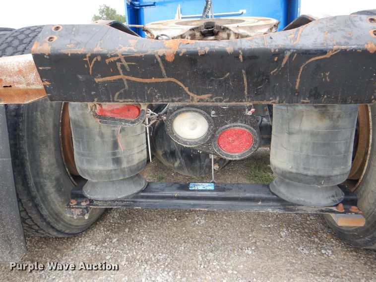 image for item DG4846 1998 Peterbilt 379 semi truck