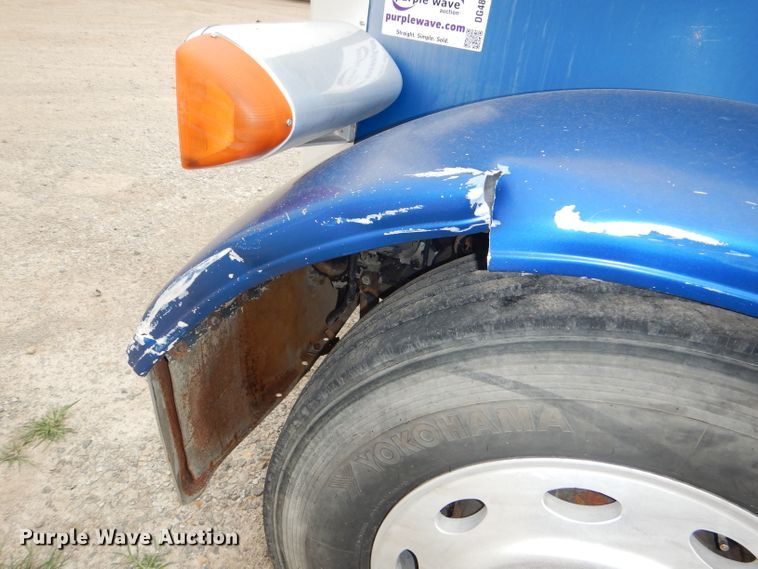 image for item DG4846 1998 Peterbilt 379 semi truck