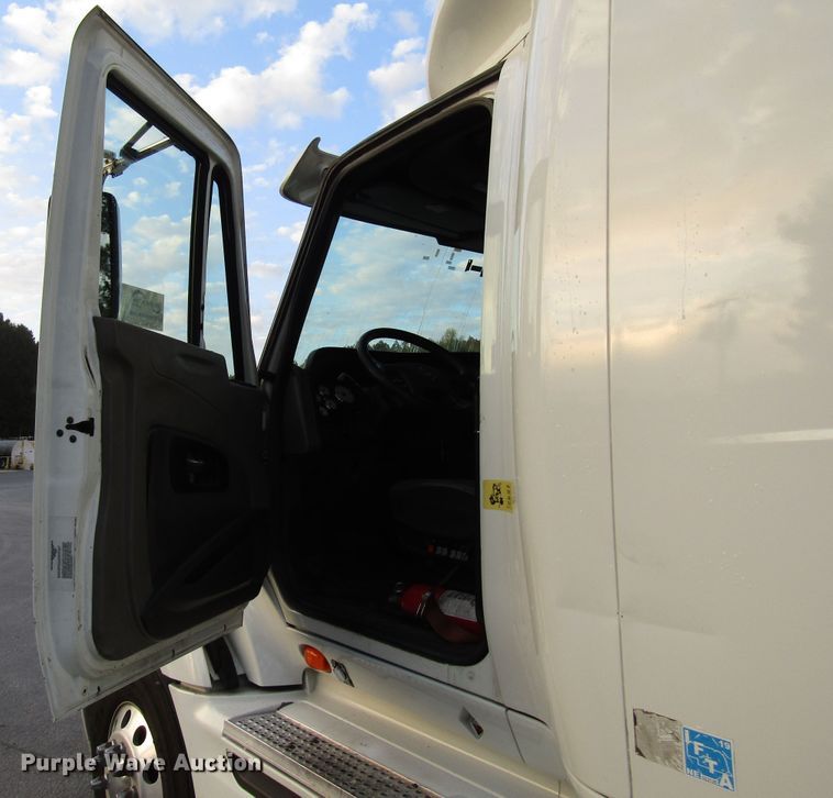 image for item DG6510 2013 International ProStar semi truck