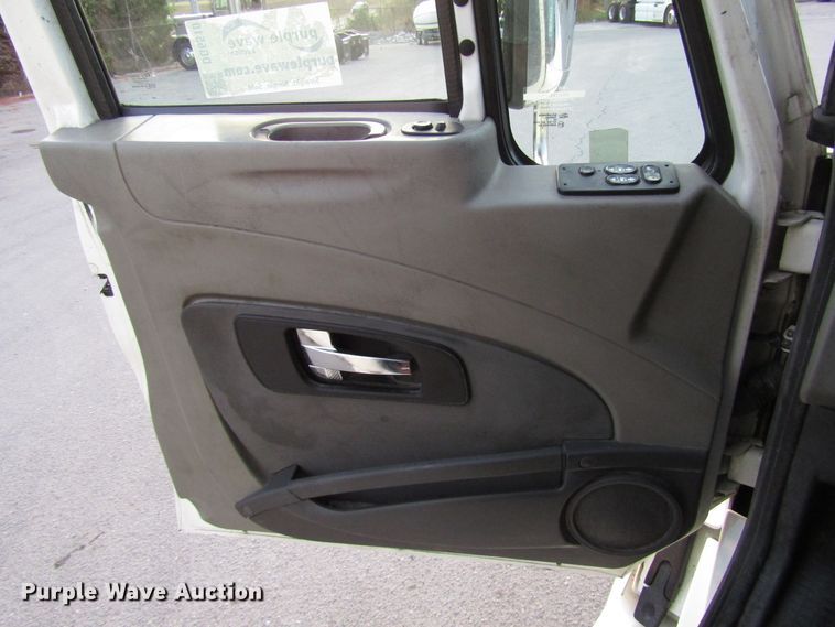 image for item DG6510 2013 International ProStar semi truck