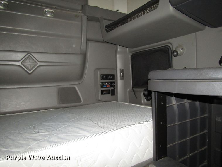 image for item DG6510 2013 International ProStar semi truck