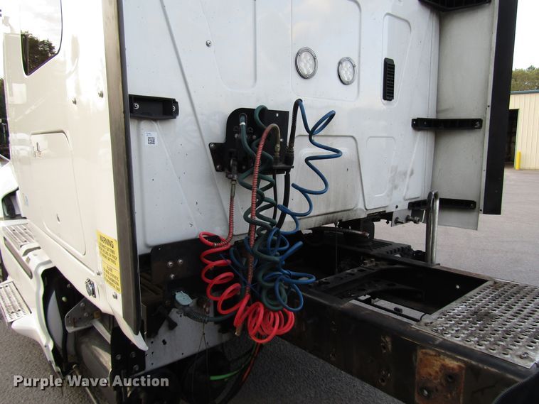 image for item DG6510 2013 International ProStar semi truck