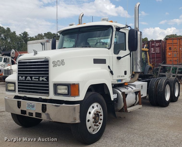 image for item DG7694 2005 Mack CH semi truck