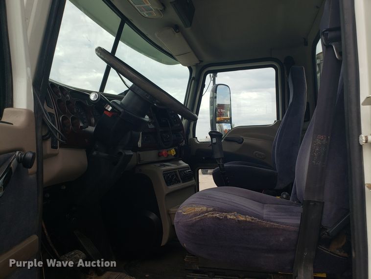 image for item DG7694 2005 Mack CH semi truck