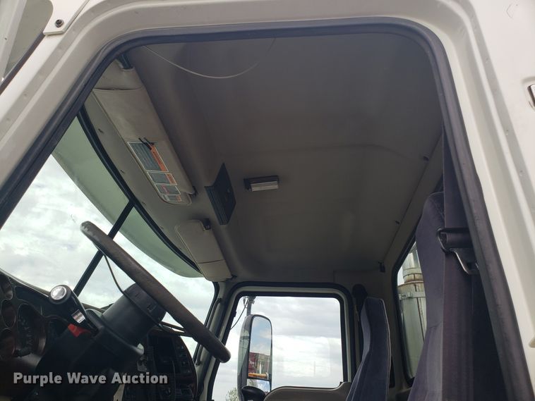 image for item DG7694 2005 Mack CH semi truck