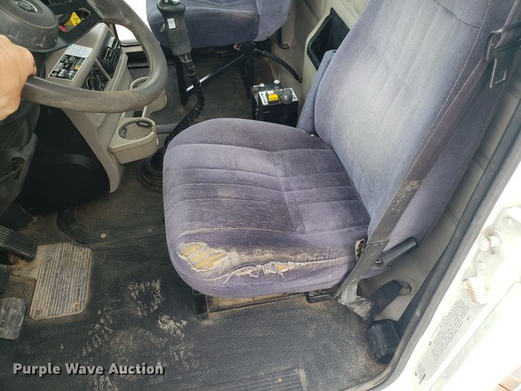 image for item DG7694 2005 Mack CH semi truck