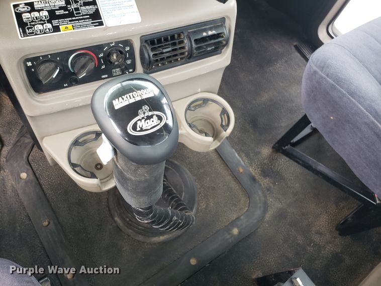 image for item DG7694 2005 Mack CH semi truck