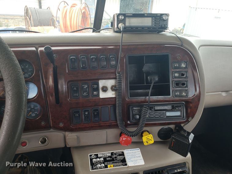 image for item DG7694 2005 Mack CH semi truck