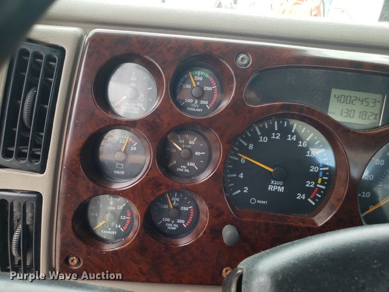 image for item DG7694 2005 Mack CH semi truck