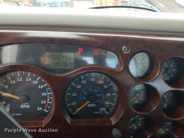 image for item DG7694 2005 Mack CH semi truck