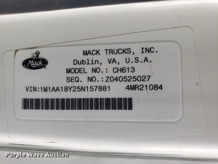 image for item DG7694 2005 Mack CH semi truck