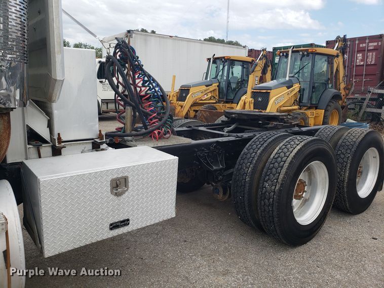 image for item DG7694 2005 Mack CH semi truck