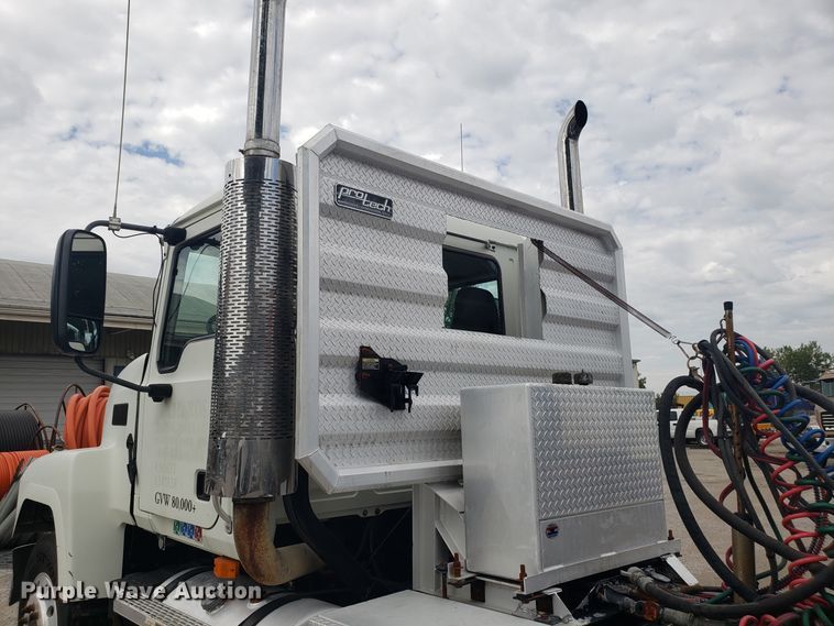 image for item DG7694 2005 Mack CH semi truck