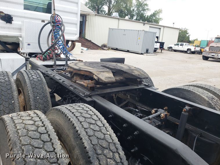 image for item DG7694 2005 Mack CH semi truck