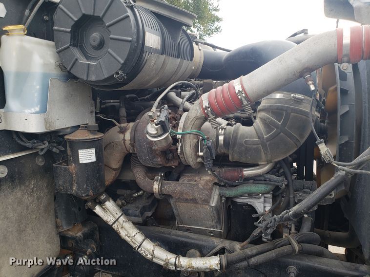 image for item DG7694 2005 Mack CH semi truck