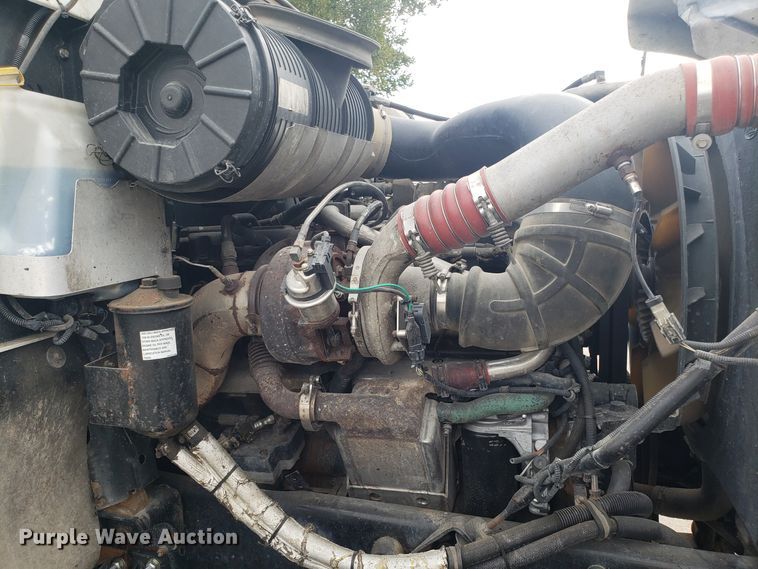 image for item DG7694 2005 Mack CH semi truck