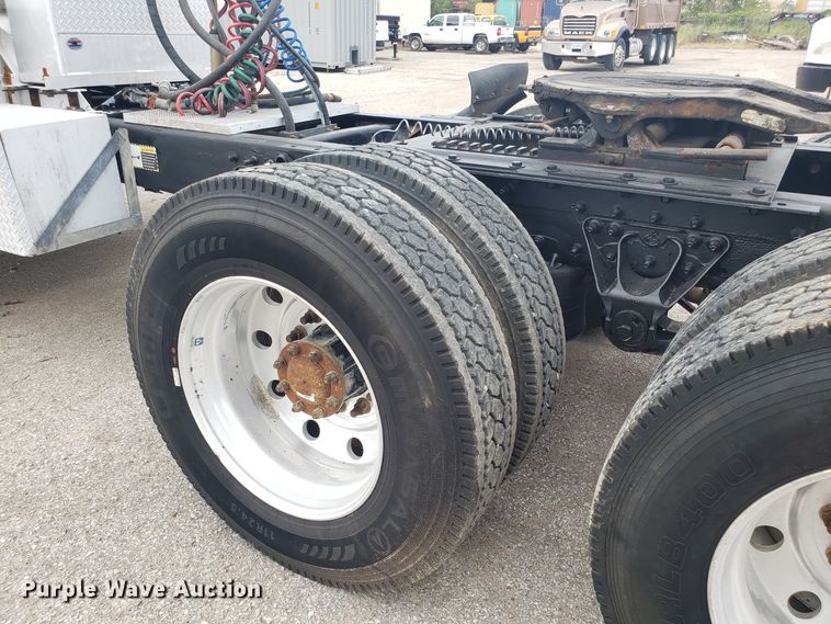 image for item DG7694 2005 Mack CH semi truck