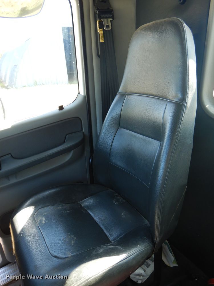 image for item DH2594 2006 Freightliner Columbia semi truck