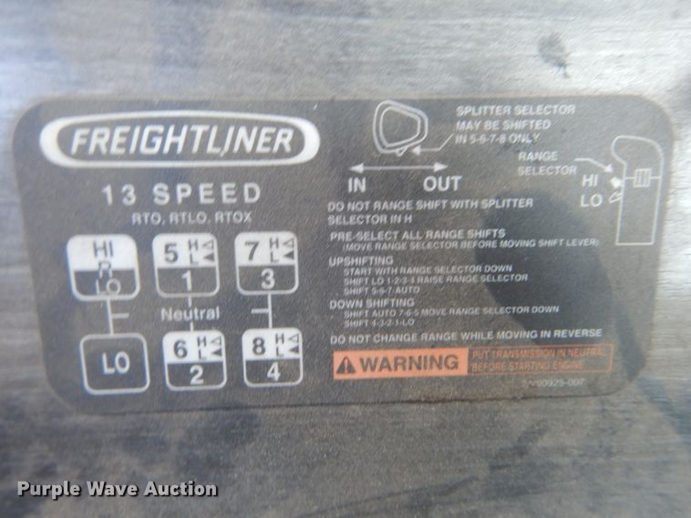 image for item DH2594 2006 Freightliner Columbia semi truck