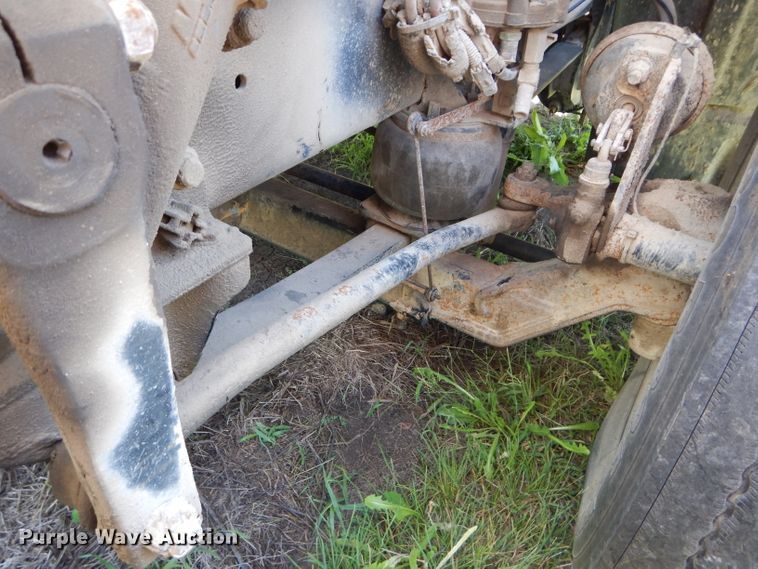 image for item DH2594 2006 Freightliner Columbia semi truck