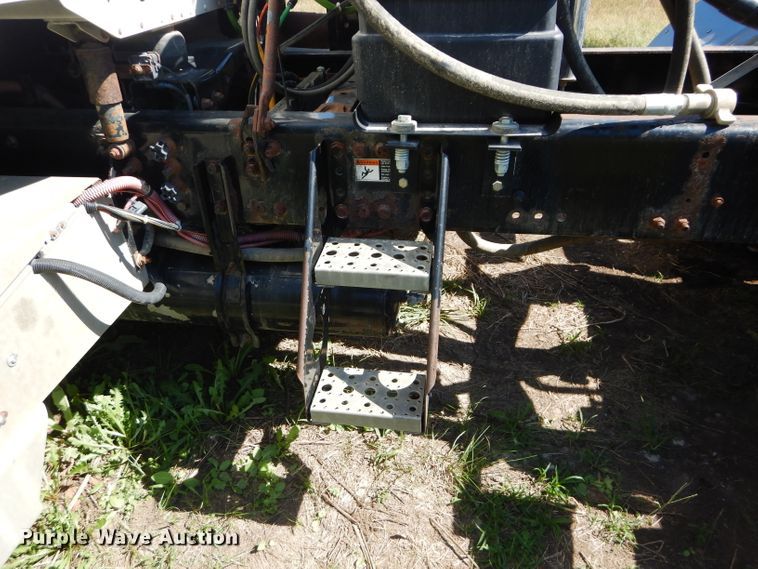 image for item DH2594 2006 Freightliner Columbia semi truck