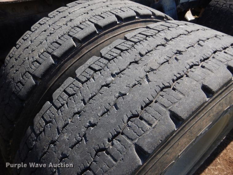 image for item DH2594 2006 Freightliner Columbia semi truck