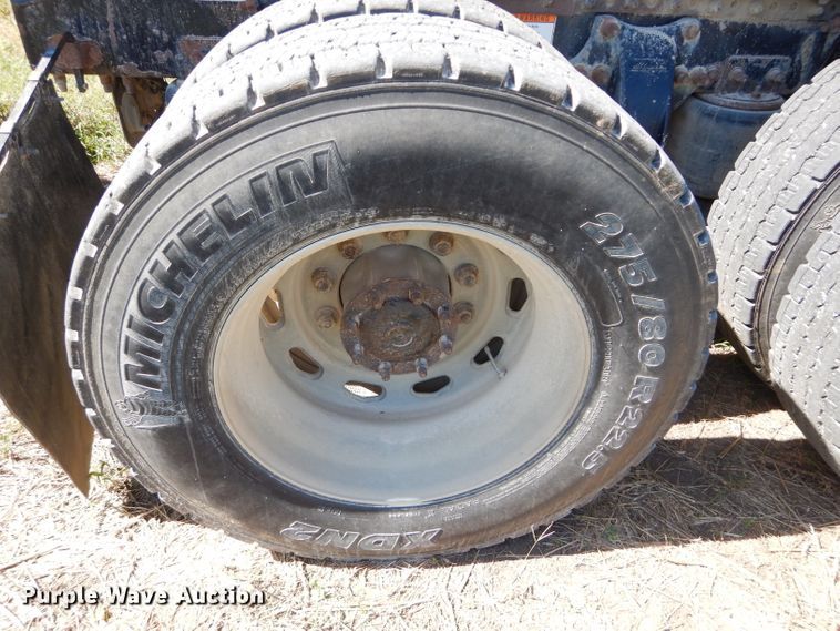 image for item DH2594 2006 Freightliner Columbia semi truck