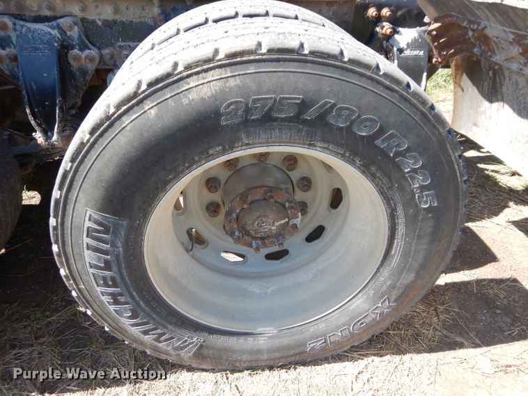 image for item DH2594 2006 Freightliner Columbia semi truck